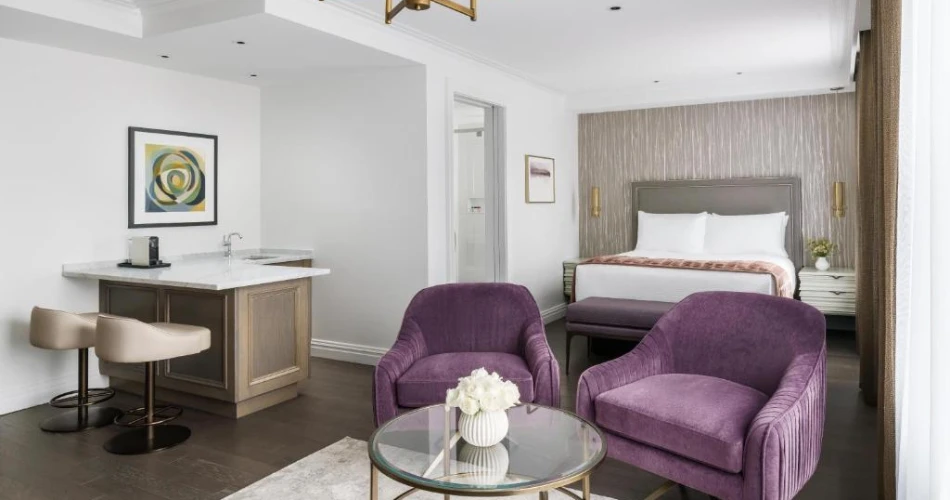 The Best Hotels Near Javits Center, NYC: Where Comfort Meets Convenience
