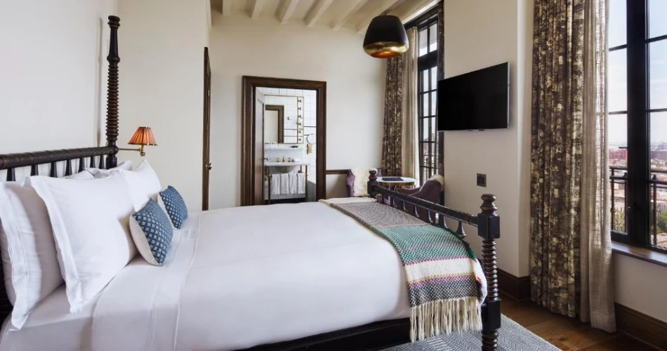 The Best Hotels Near Javits Center, NYC: Where Comfort Meets Convenience
