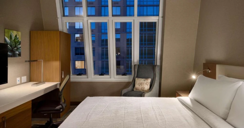 The Best Hotel Near Jacob Javits Convention Center for Every Traveler
