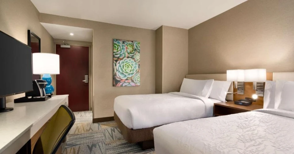 Top Hotels Near Javits Center: Where Comfort Meets Convenience in NYC

